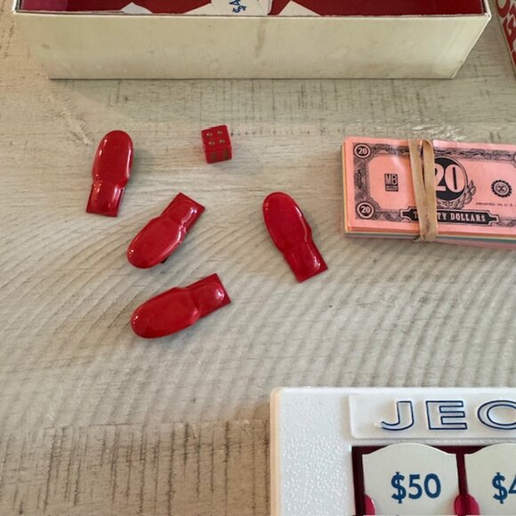 Vintage 1972 Milton Bradley Play the Jeopardy Game! Ninth Edition #4457 - Picture 5 of 11